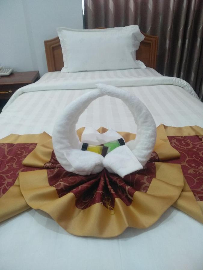 Mandalar May One Hotel Mandalay Bagian luar foto