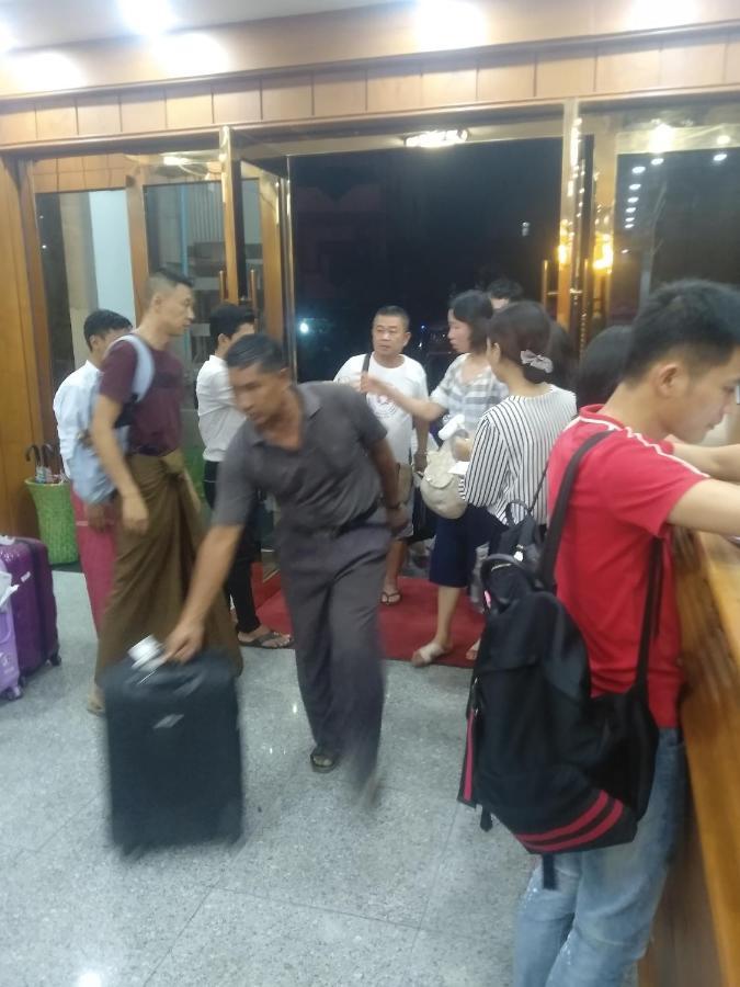Mandalar May One Hotel Mandalay Bagian luar foto