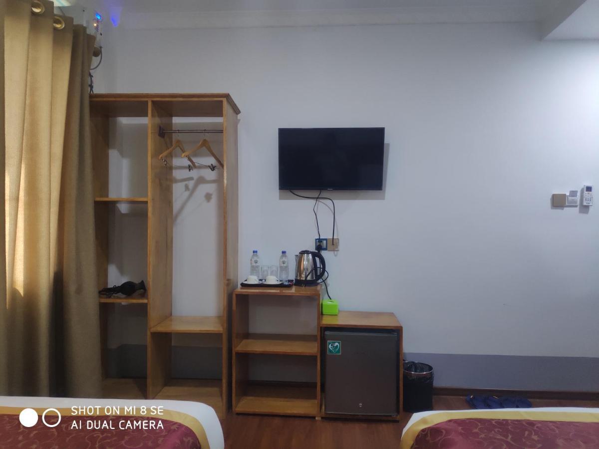 Mandalar May One Hotel Mandalay Bagian luar foto
