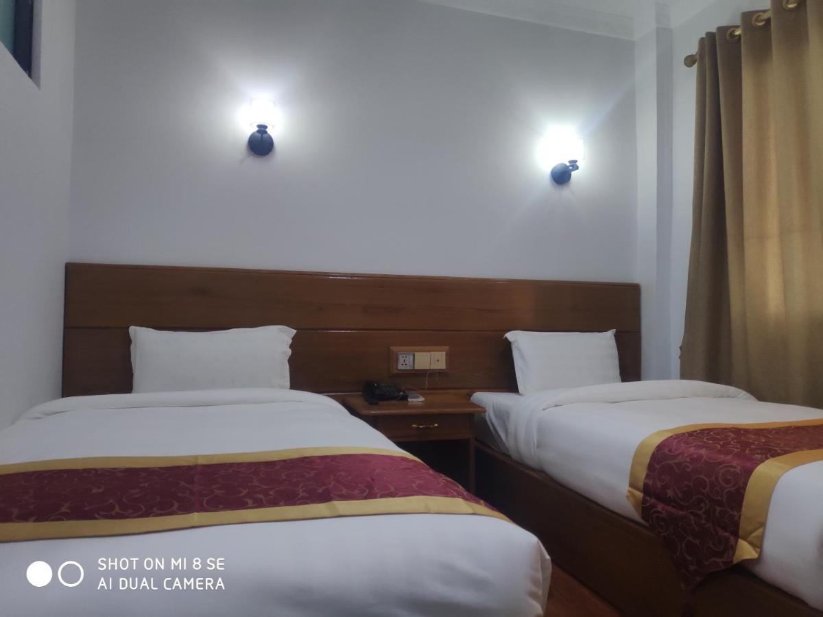Mandalar May One Hotel Mandalay Bagian luar foto