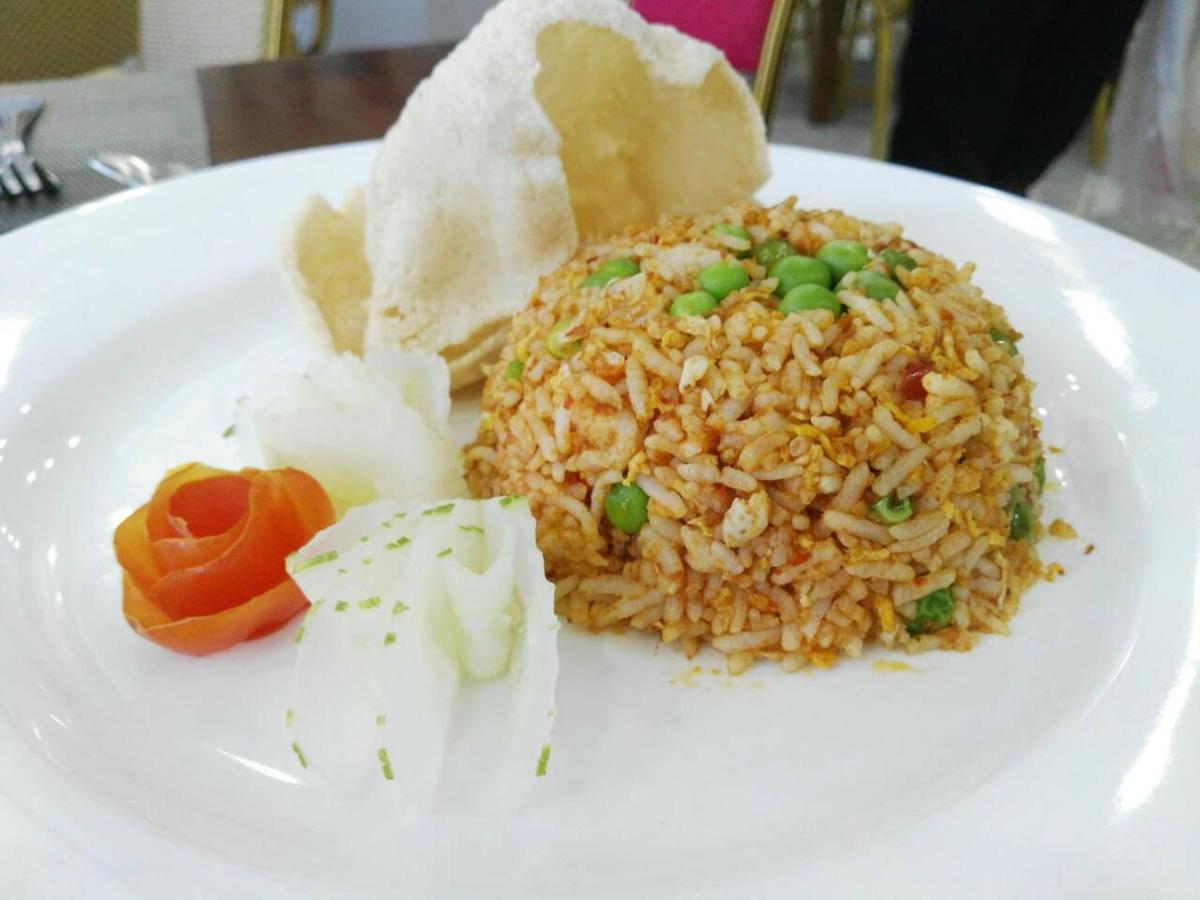 Mandalar May One Hotel Mandalay Bagian luar foto
